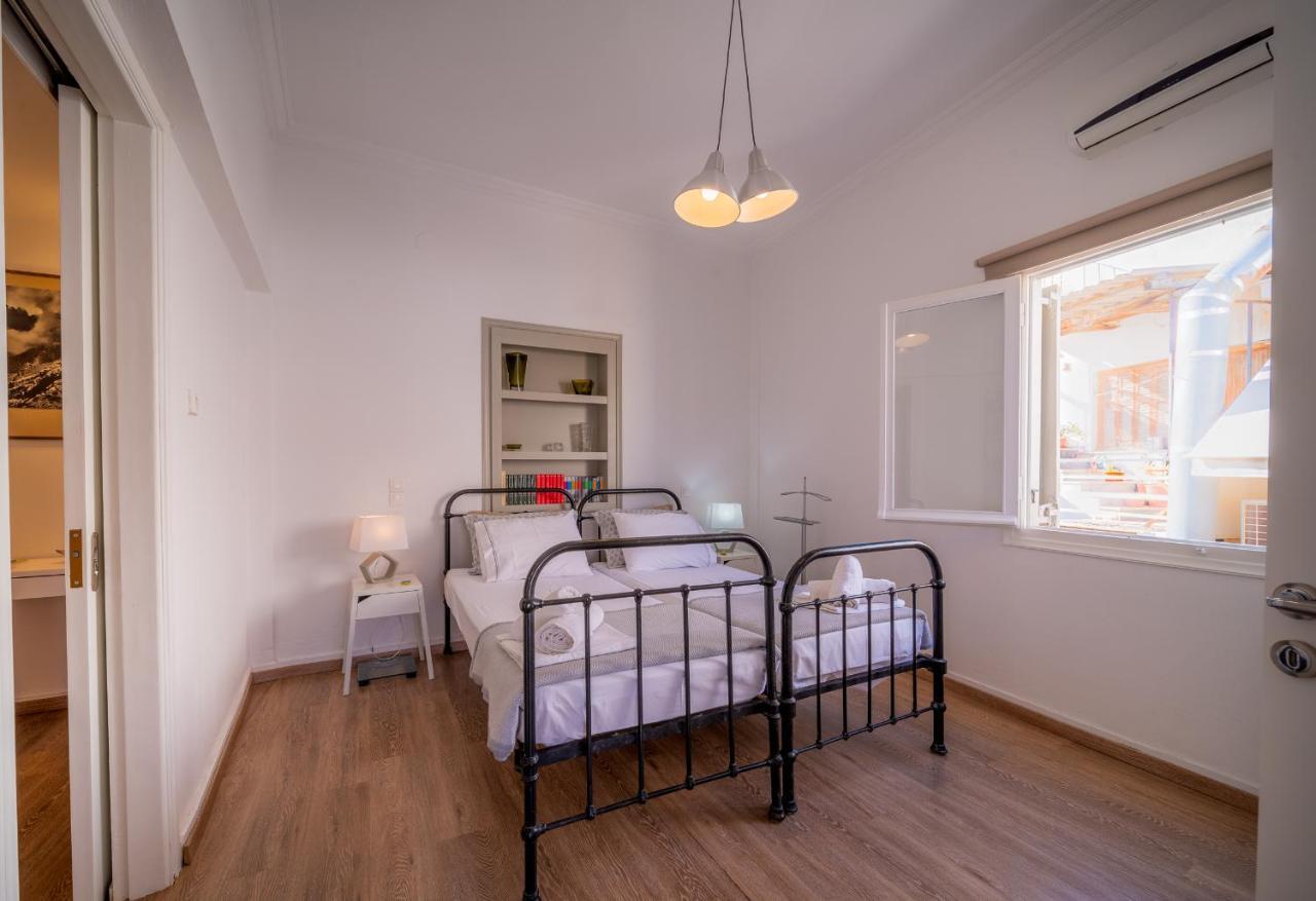 The Roof - Flat Sea View In Aegina Town Apartment Bagian luar foto